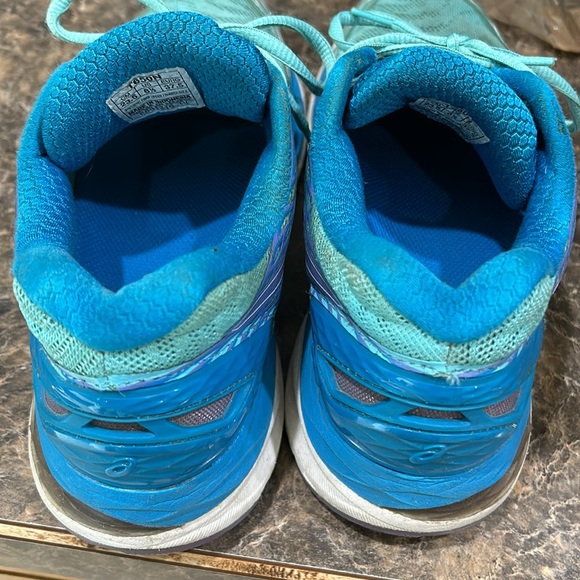 ASICS women’s gel nimbus 18.  I am sizing down.  They still have life in them! - Picture 5 of 6